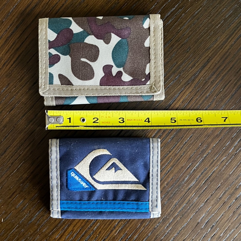 Y2K bundle of 2 Velcro wallets: blue Quiksilver and unbranded Camouflage
